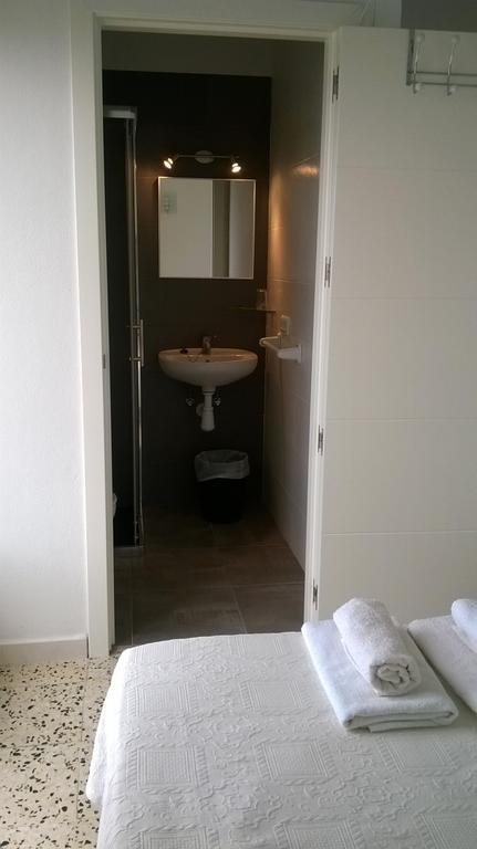 Hostal Paris Ciutadella Ciutadella  Buitenkant foto